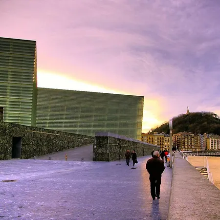 Romantico Wifi Free Parking Area דירה